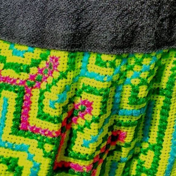 Vintage Short Pleated Skirt XS to S Hmong Ribbon Embroidery Pompoms - Picture 8 of 12
